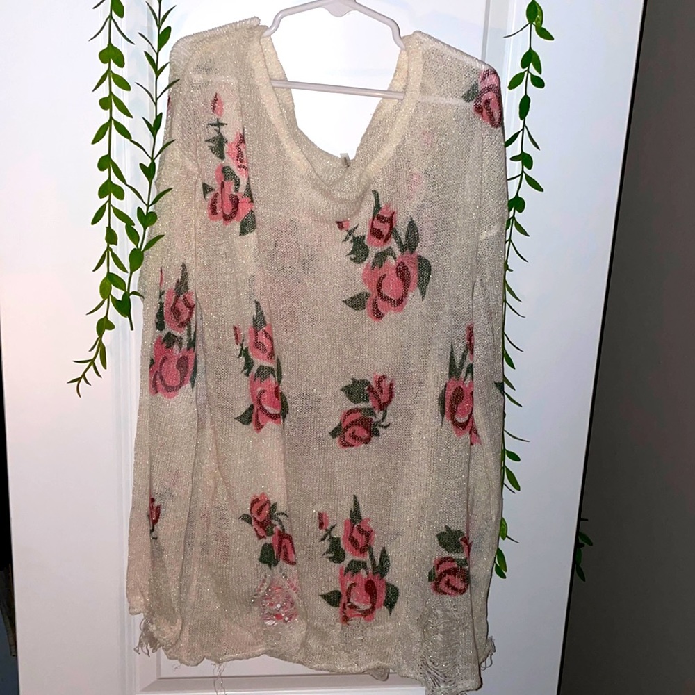 Rose Long Sleeve Light Sweater/Blouse